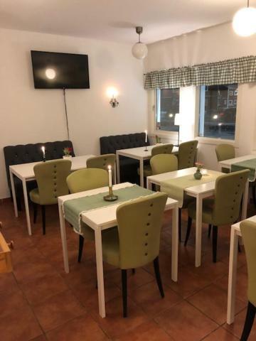 Maelaroe Hotell 에케로 외부 사진
